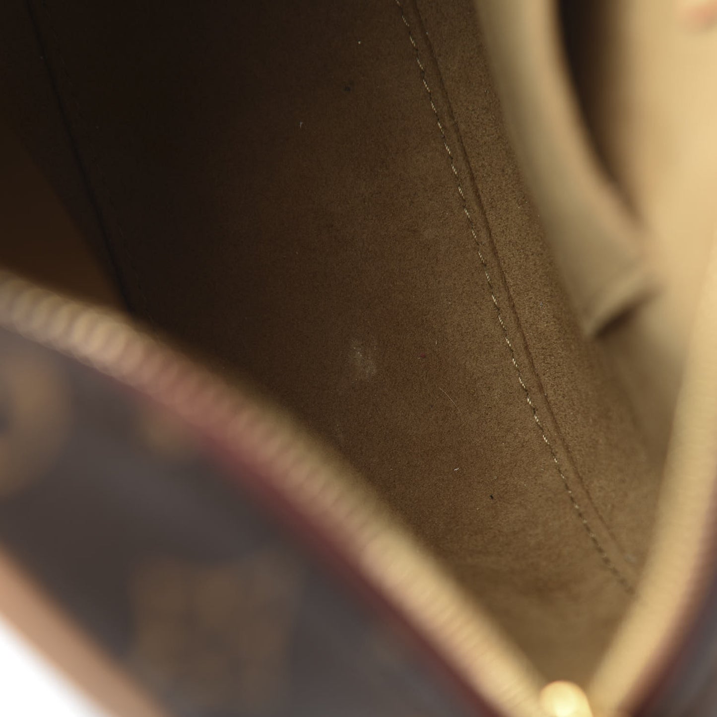 Monogram Boite Chapeau Souple