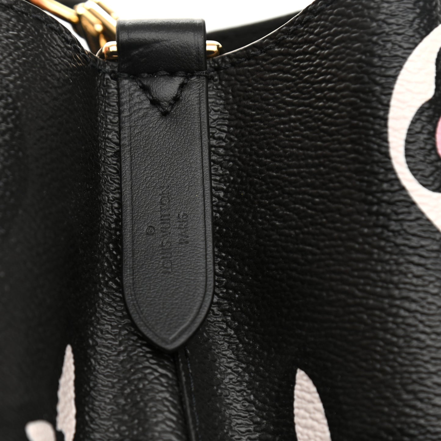 Monogram Giant Wild At Heart Neonoe MM Black