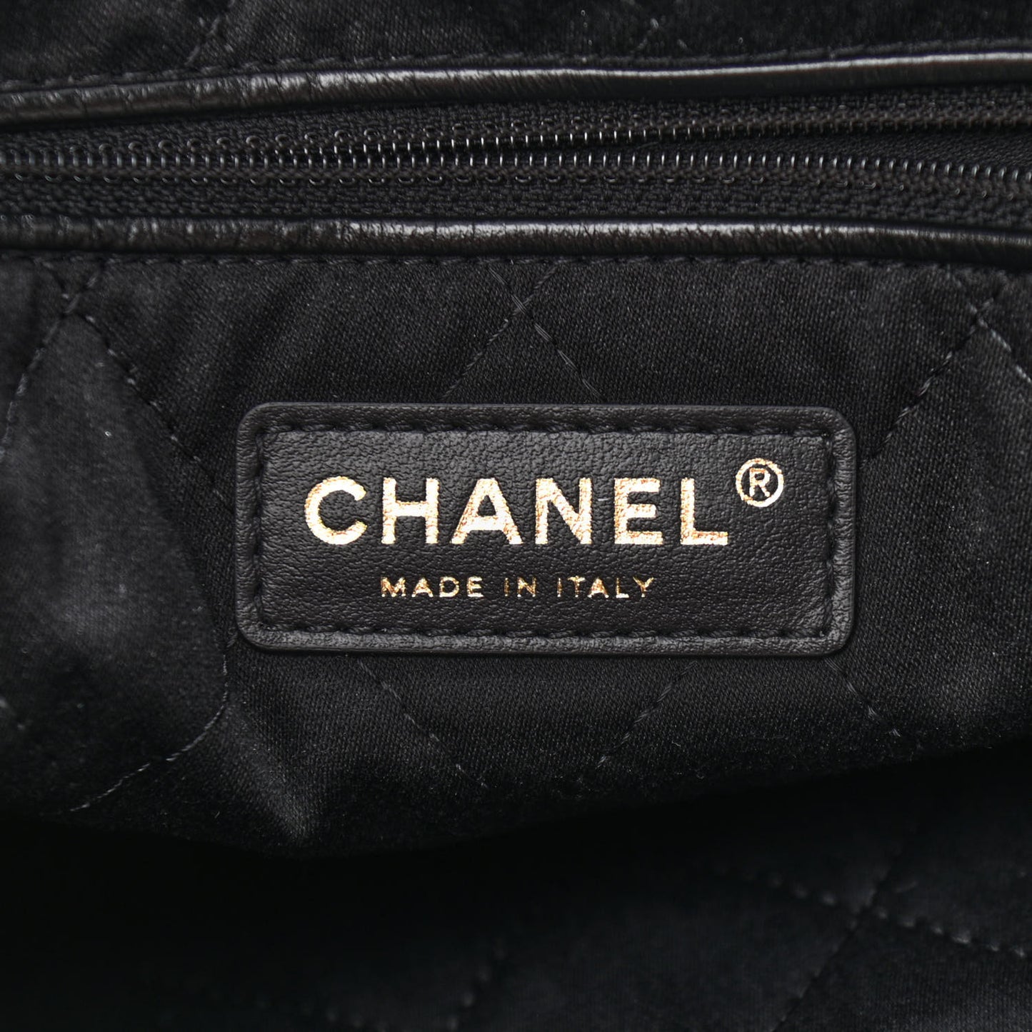 Shiny Calfskin Quilted Chanel 22 Black
