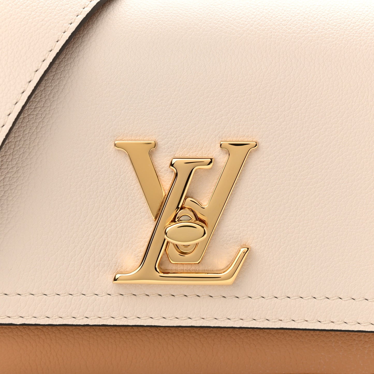 Grained Calfskin Lockme Tender Quartz