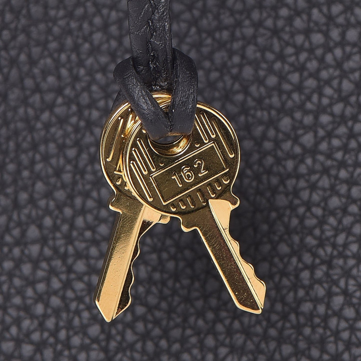 Togo Kelly Retourne 32 Black