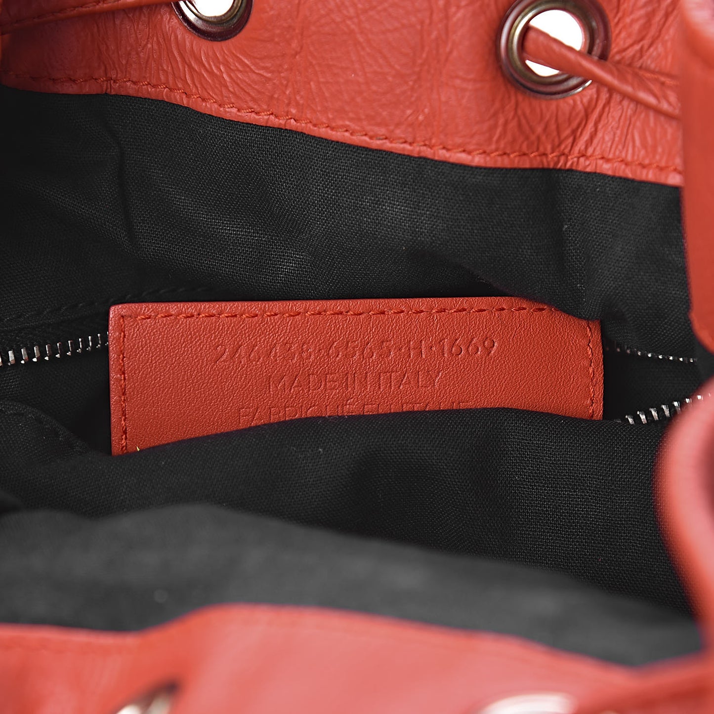 Matte Goatskin Rubber Covered Classic Hardware Mini Pompon Rouge Coquelicot Rouge Braise