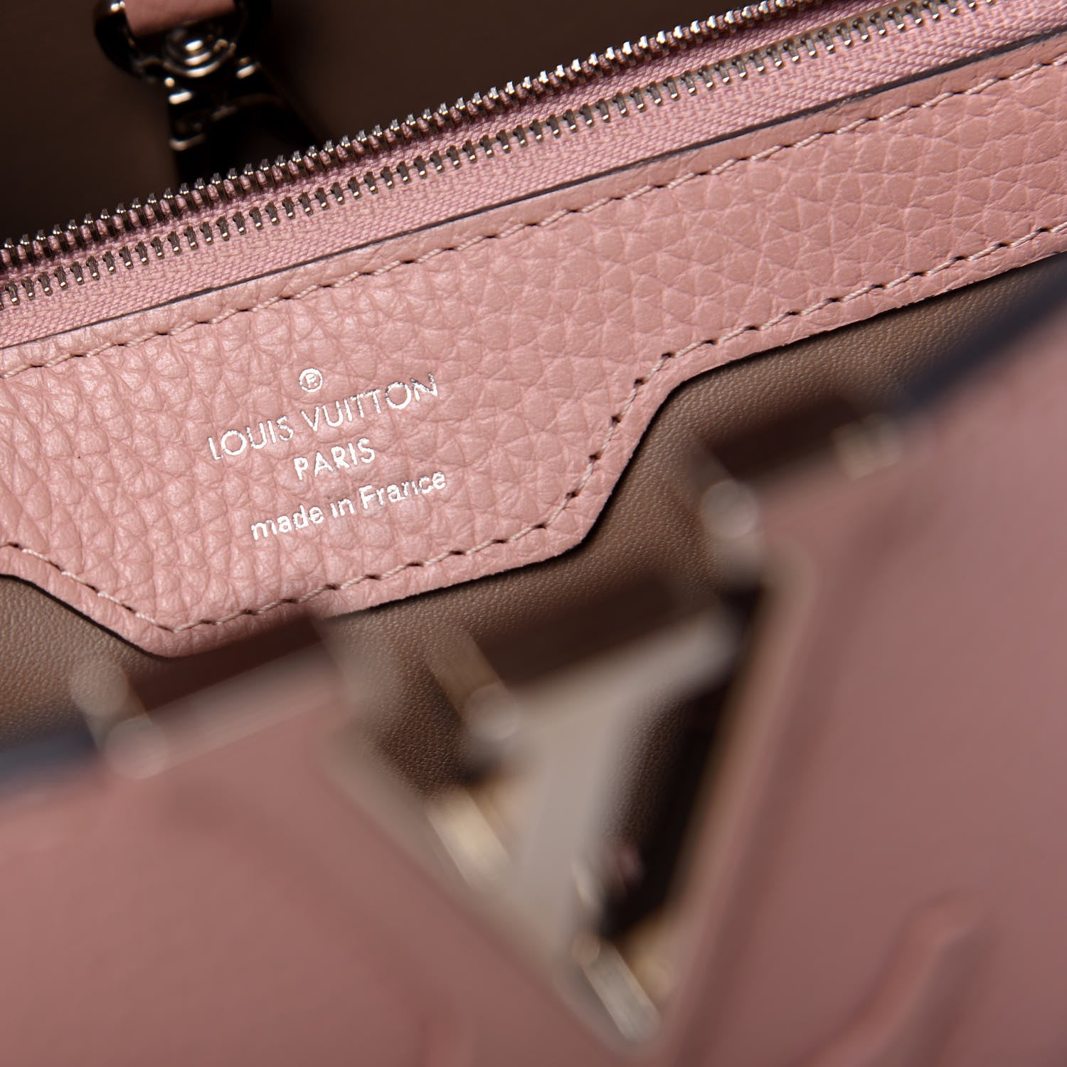 Louis Vuitton Taurillon Capucines MM Magnolia 8 of 10