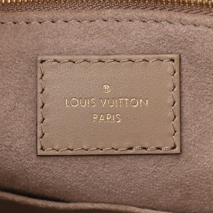 Louis Vuitton Empreinte Monogram Giant Onthego MM Tourterelle 6 of 10