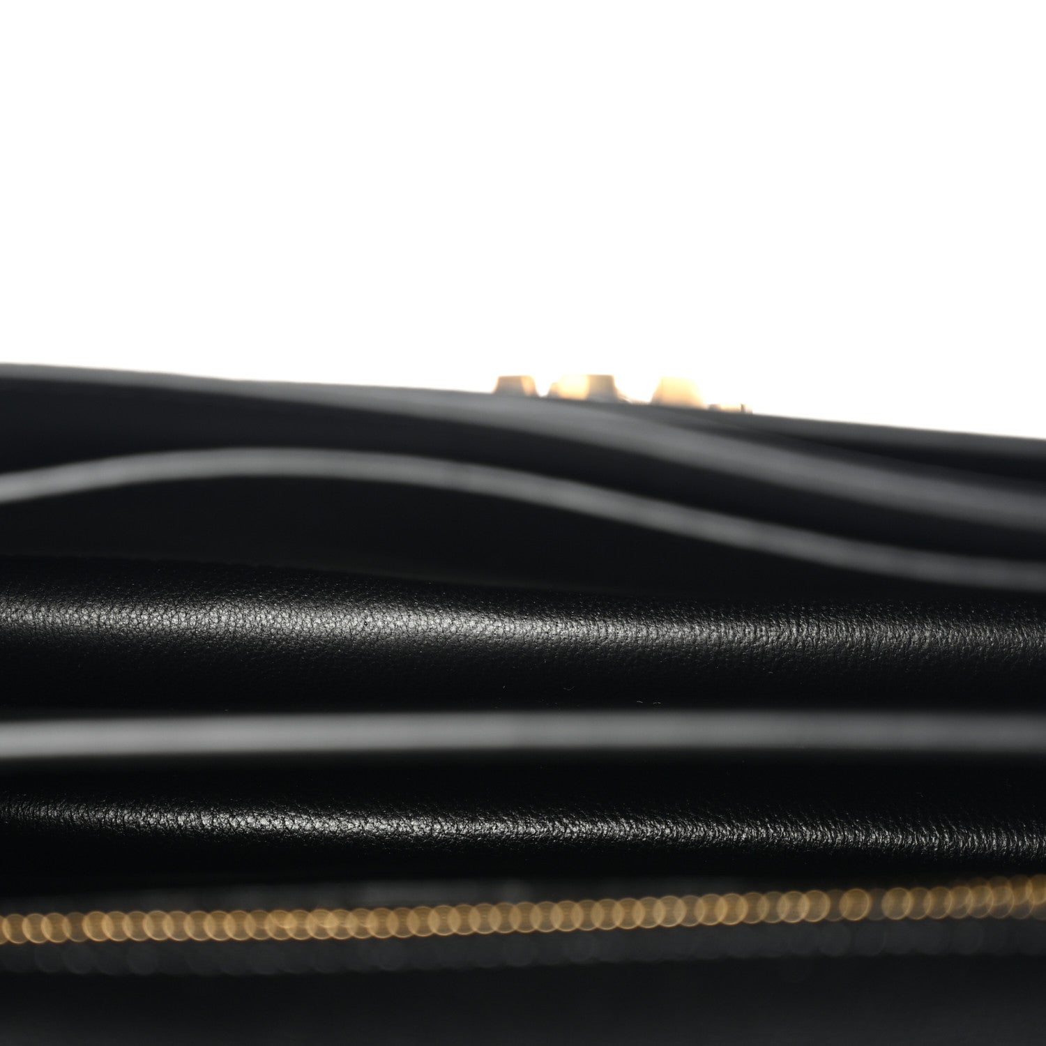 Saint Laurent Grain De Poudre Monogram Cassandra Clasp Bag Black 5 of 11