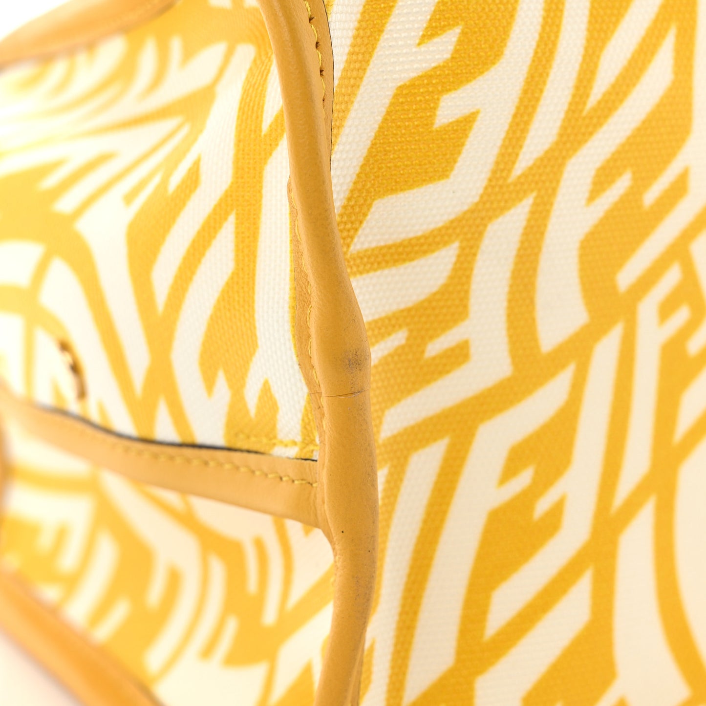 X SARAH COLEMAN Glazed Canvas Vitello Grace FF Vertigo Mini Peekaboo Defender Cover Mimosa White