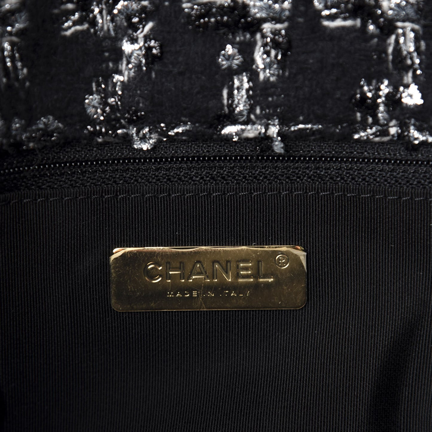 Tweed Quilted Large 19 Flap Black Ecru White