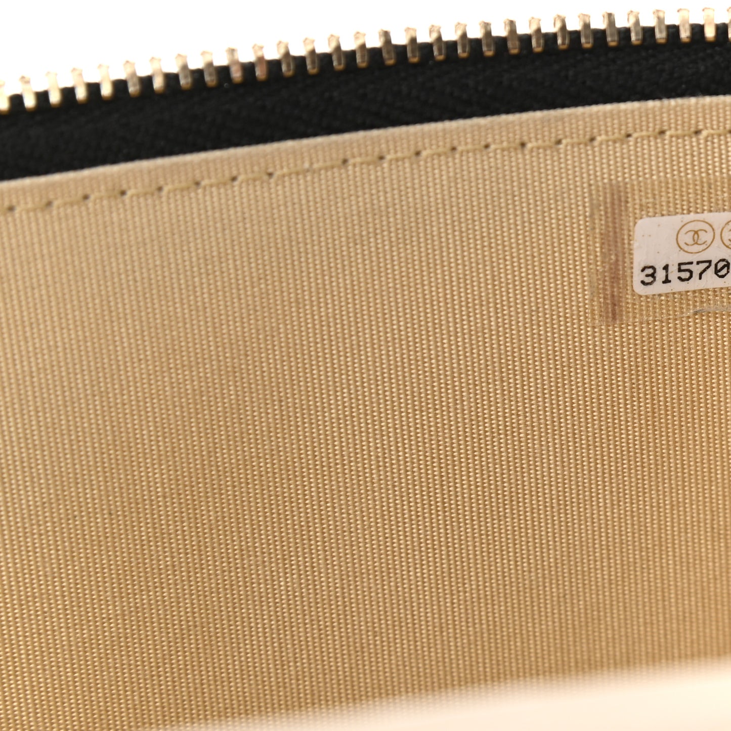 Lambskin Quilted Pearl Crush Small Vanity Case With Chain Black