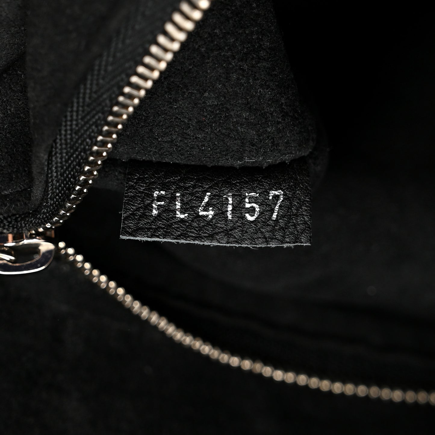 Calfskin Lockme Cabas Black