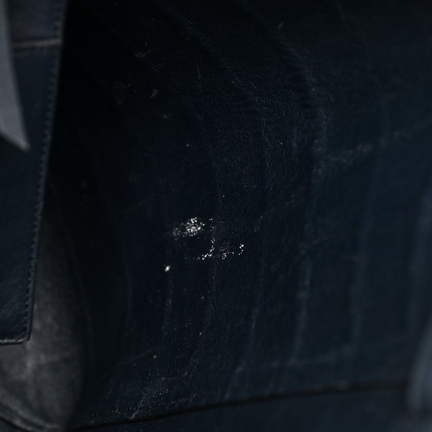 Crocodile Embossed Nubuck Small Belt Cabas Phantom Navy Blue