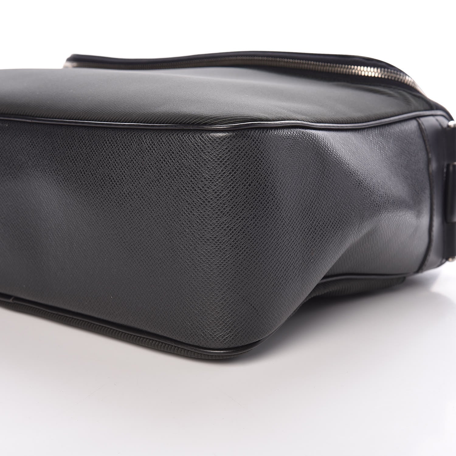 Louis Vuitton Taiga Taimyr Messenger Bag Ardoise 9 of 11