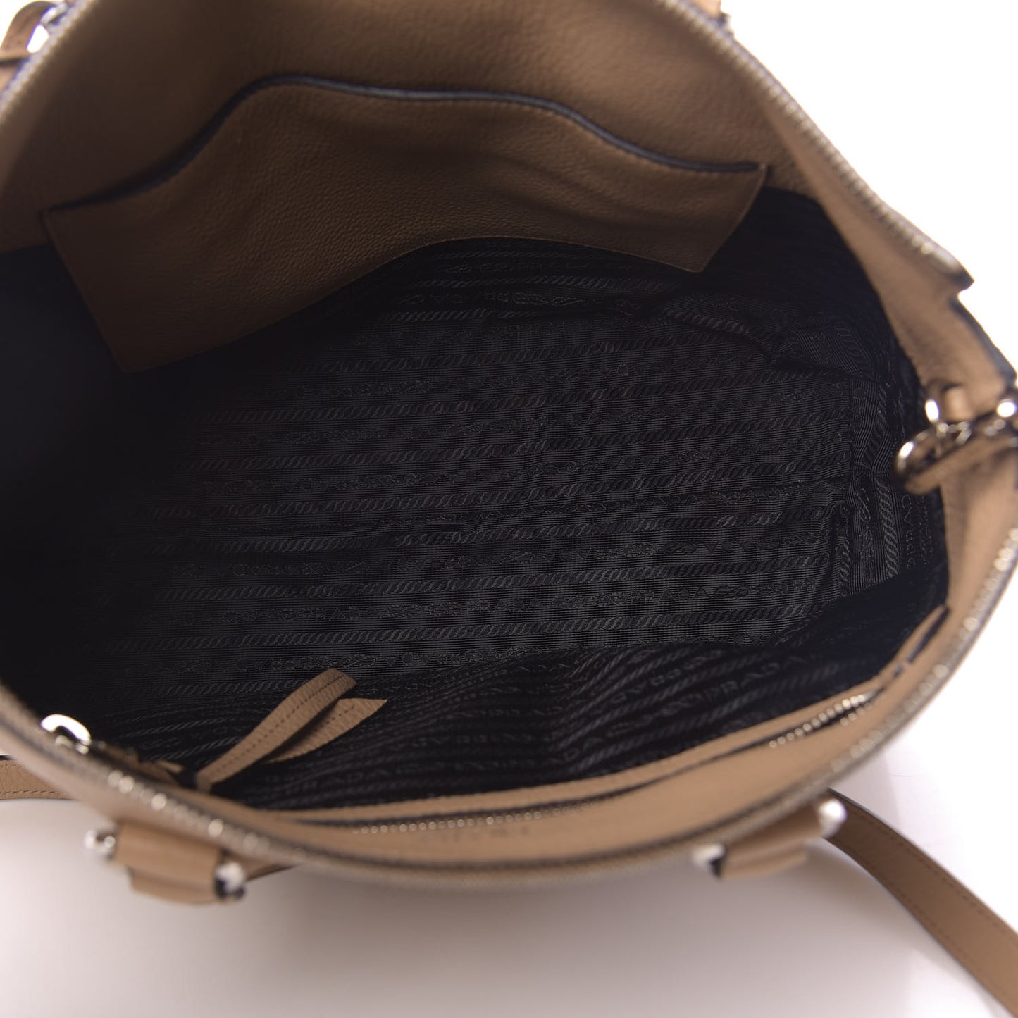 Vitello Phenix Tote Cammeo