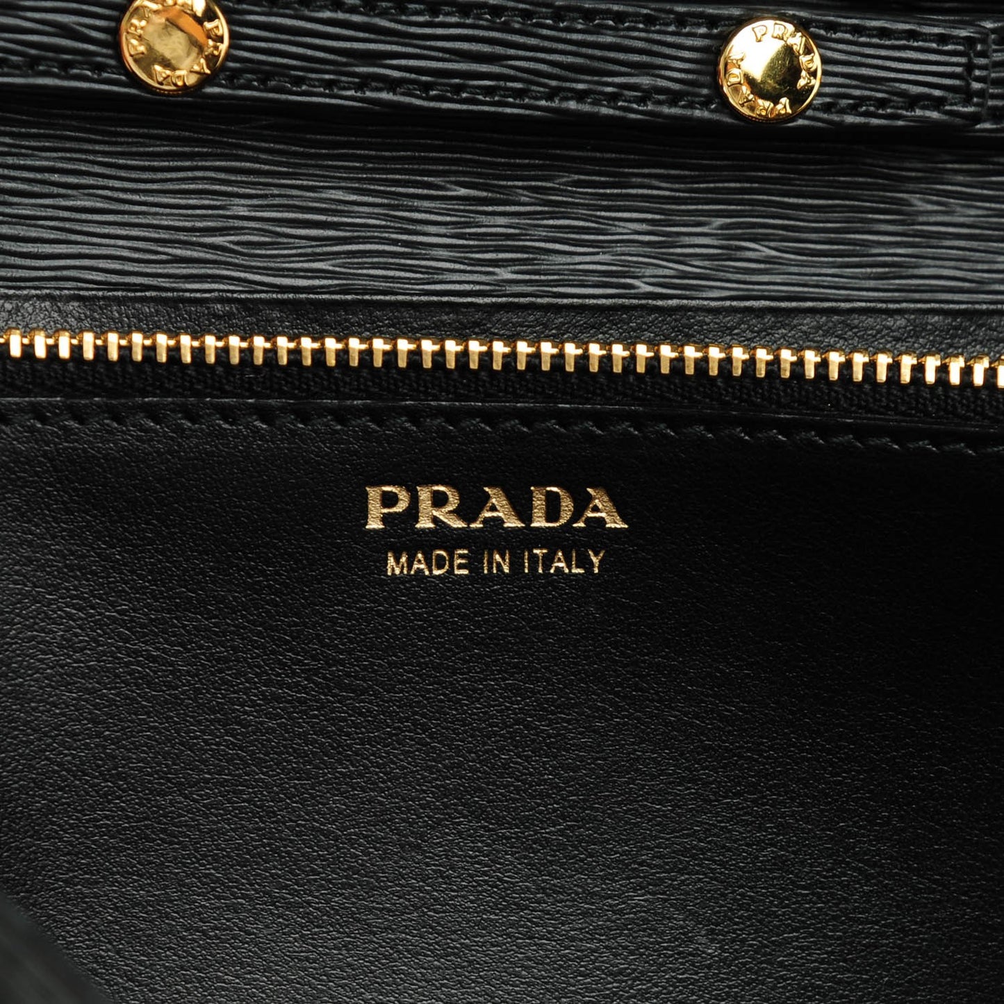 Vitello Move Metal Oro Chain Wallet Black