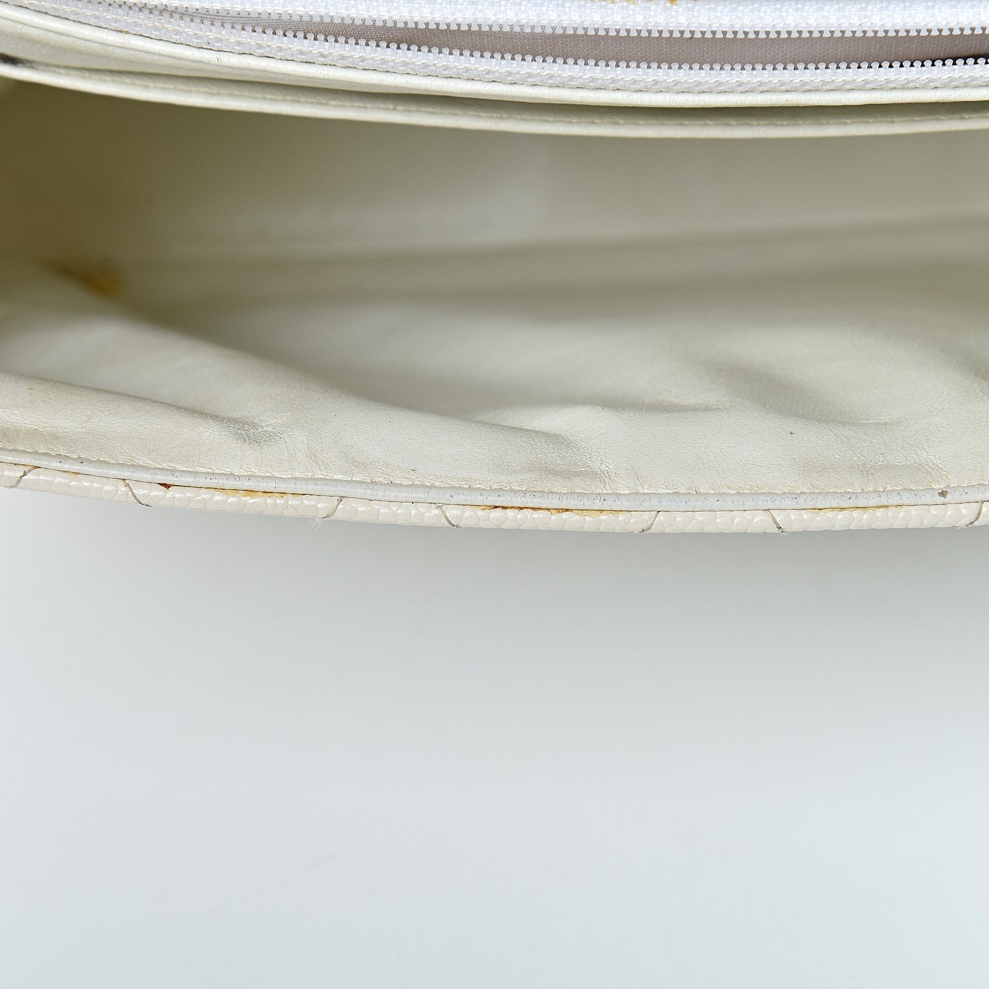 Caviar Quilted Jumbo Single Flap White