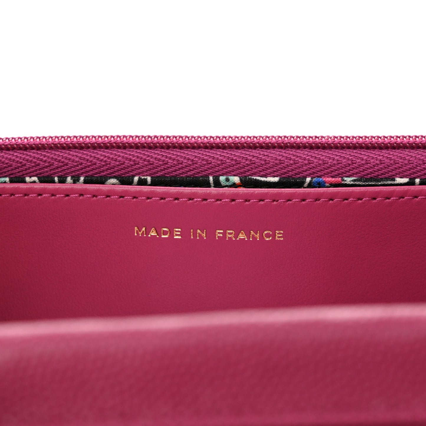 Caviar Quilted Chain CC Quilted Wallet On Chain WOC Fuchsia