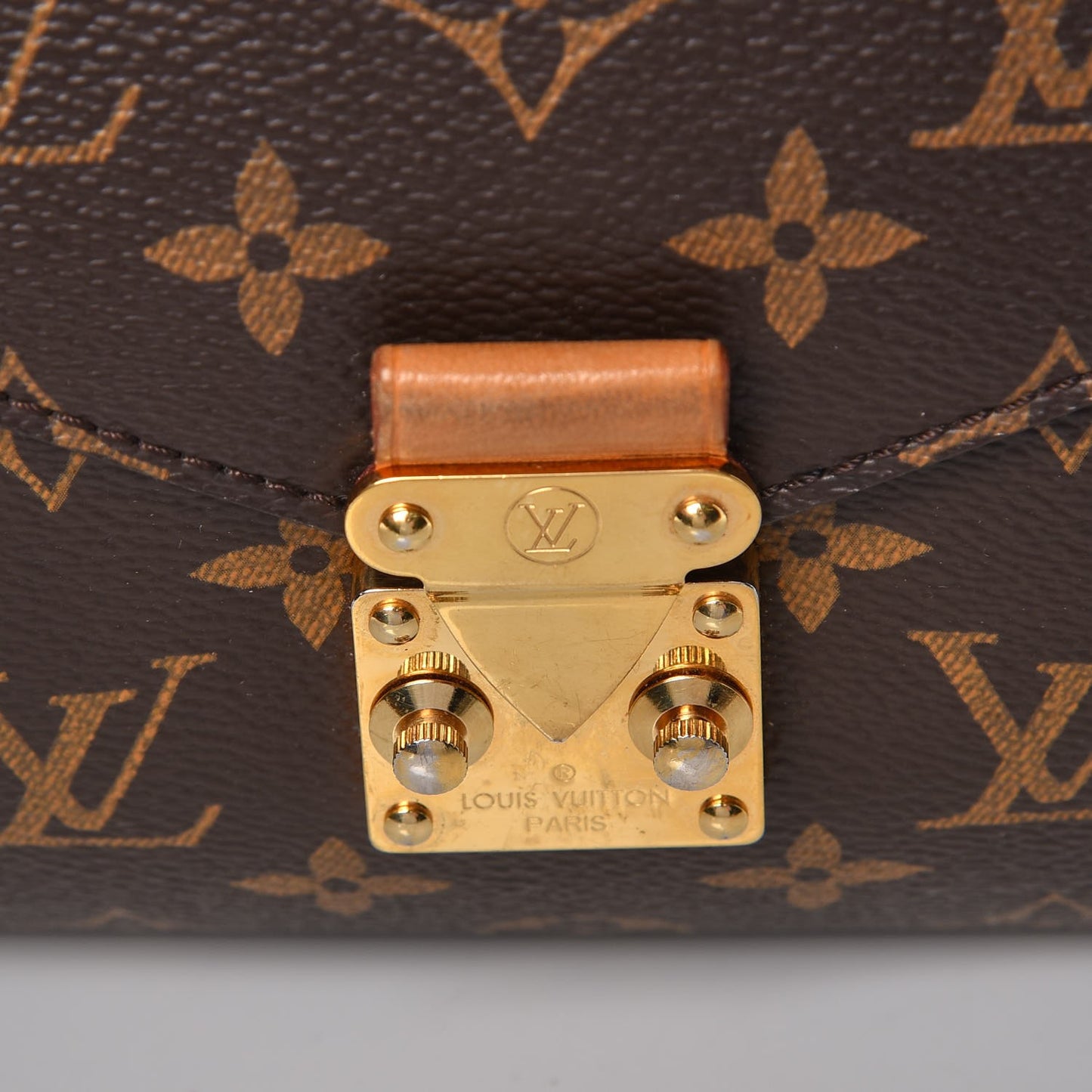 Monogram Metis