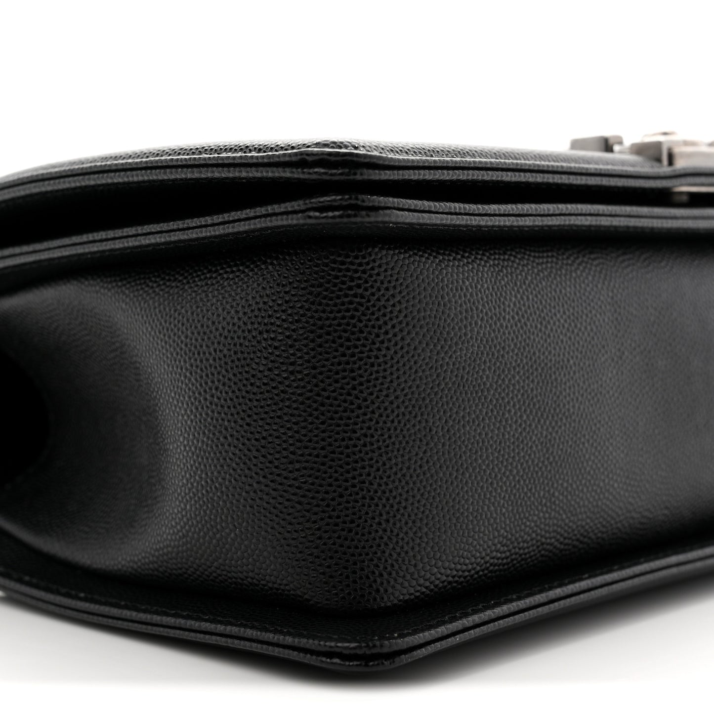 Caviar Quilted Medium Boy Flap Black