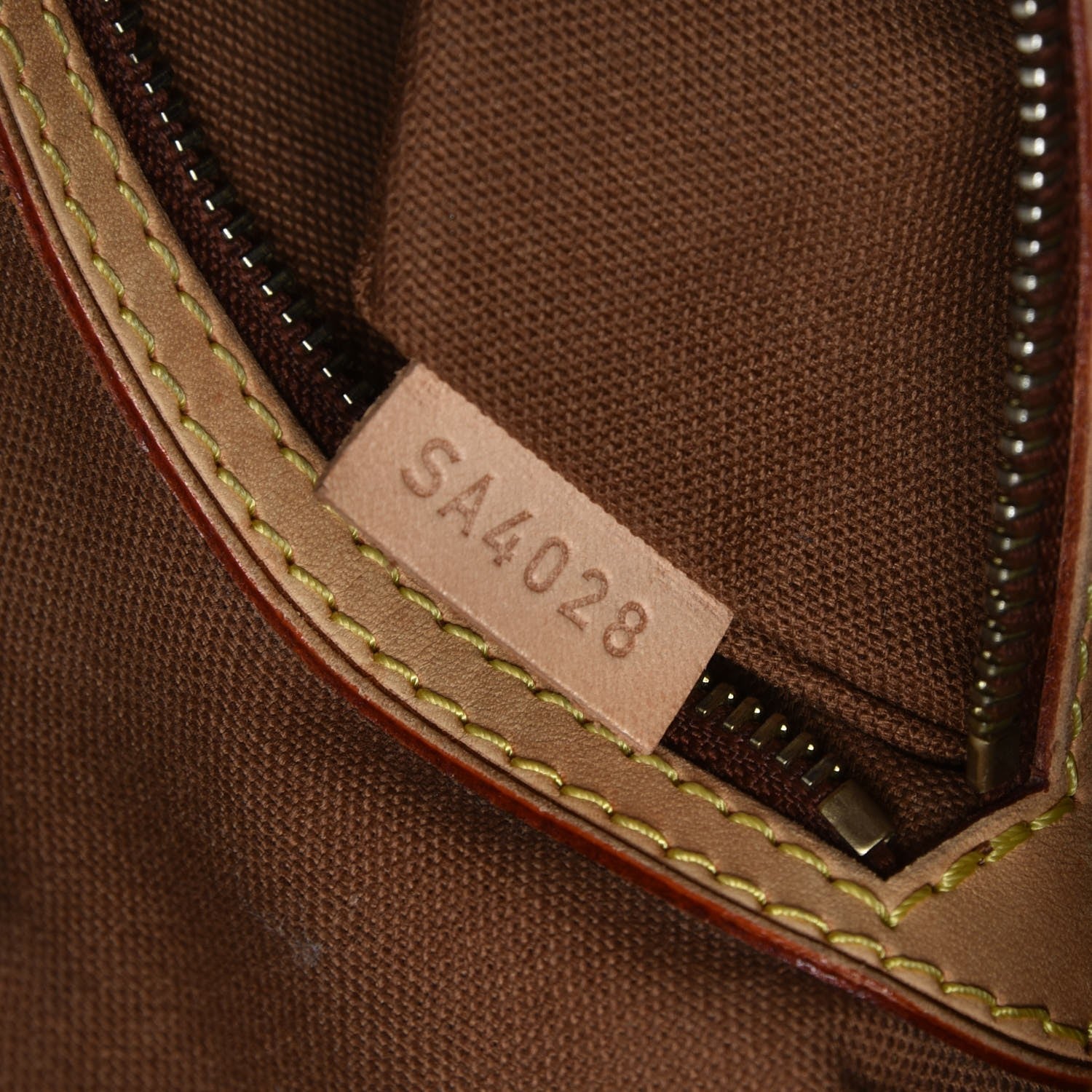 Louis Vuitton Monogram Batignolles Horizontal 7 of 12