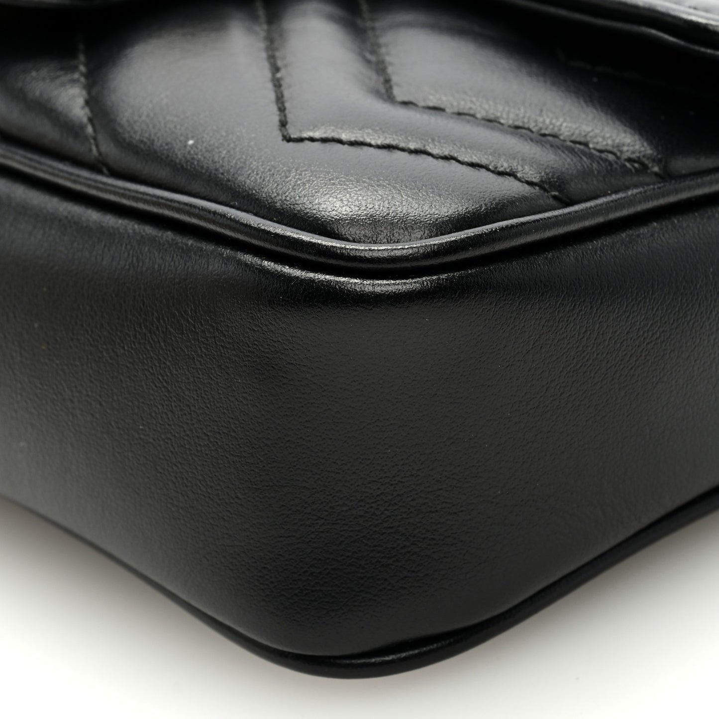 Calfskin Matelasse Super Mini GG Marmont Shoulder Bag Black