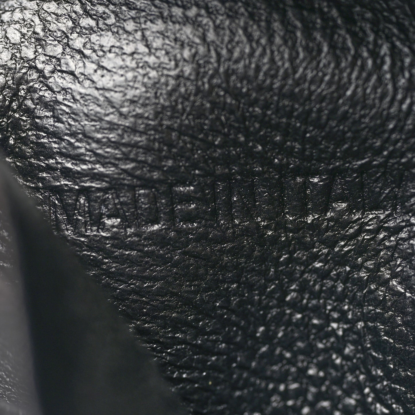 Calfskin Neo Classic Wallet Black