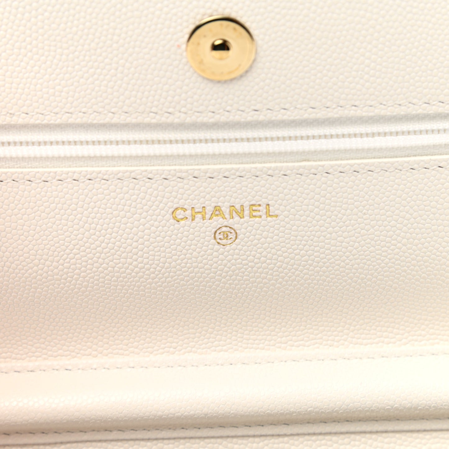 Caviar Quilted Wallet With Charms On Chain WOC White