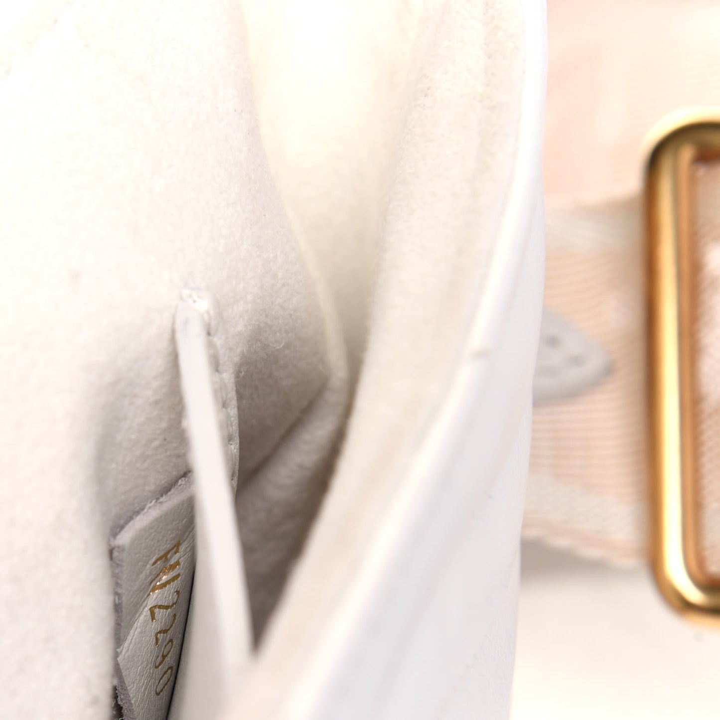 Calfskin New Wave Multi Pochette Snow