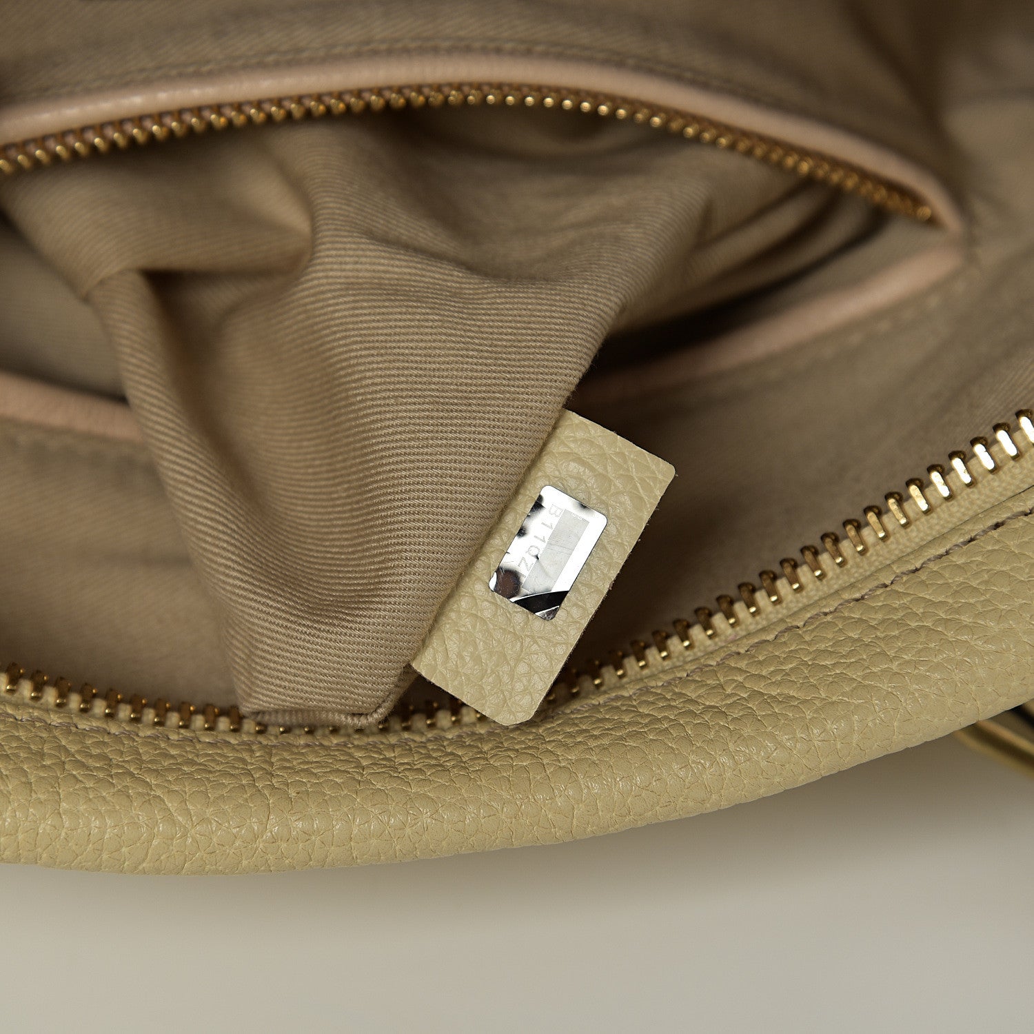 Chloe Calfskin Medium Paraty Lily 5 of 11