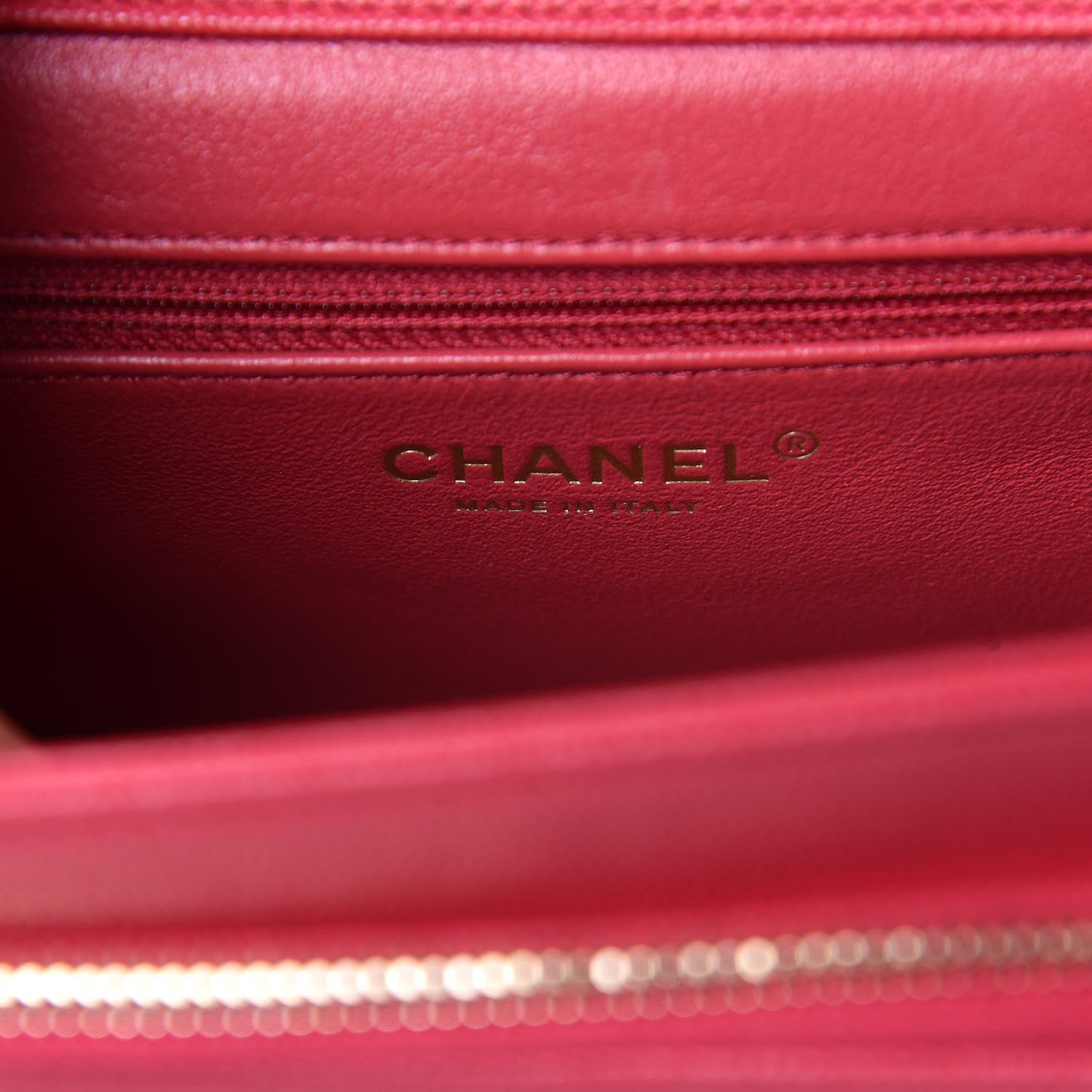 Caviar Quilted Medium Business Affinity Flap Red