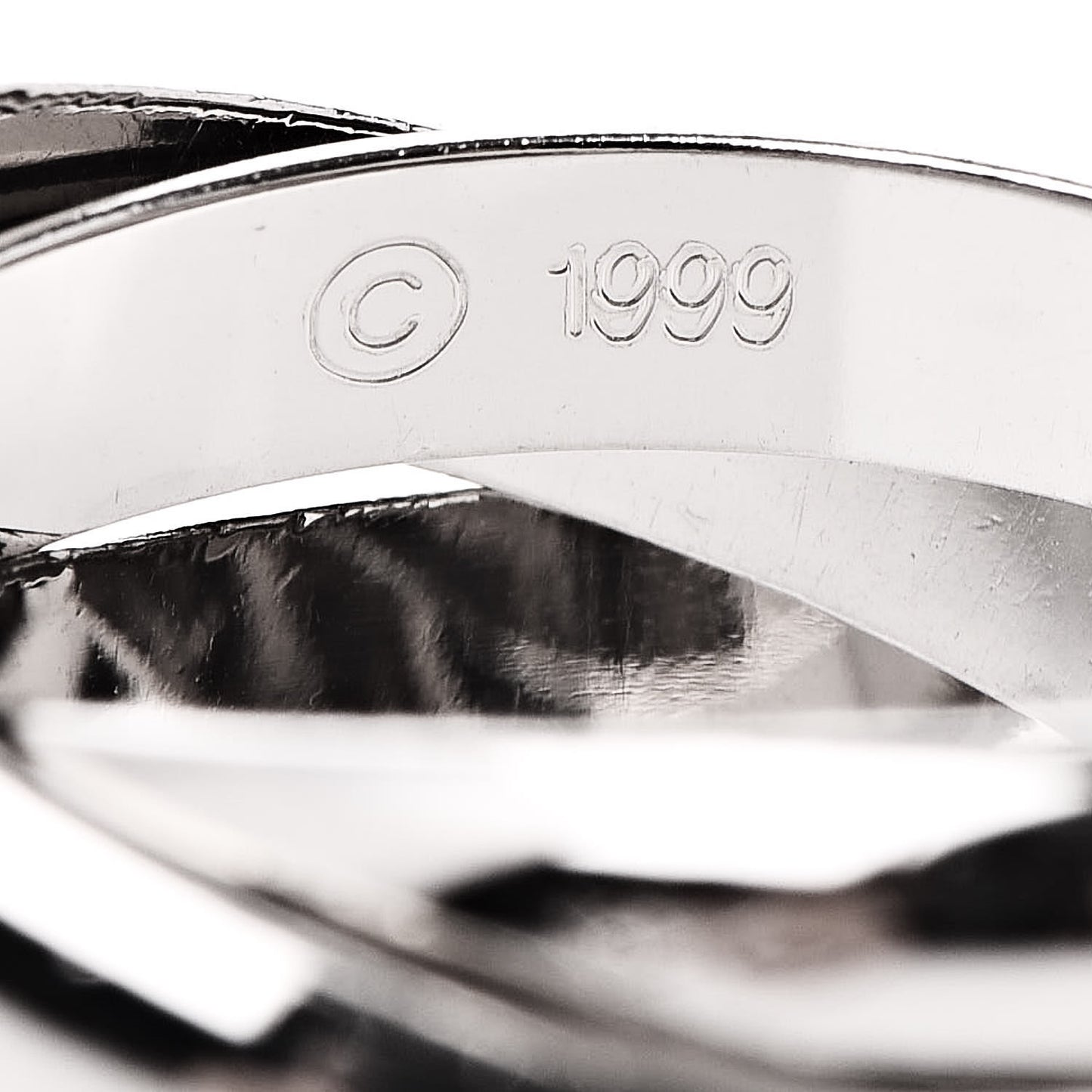 18K White Gold Classic Trinity Ring 56 7.5