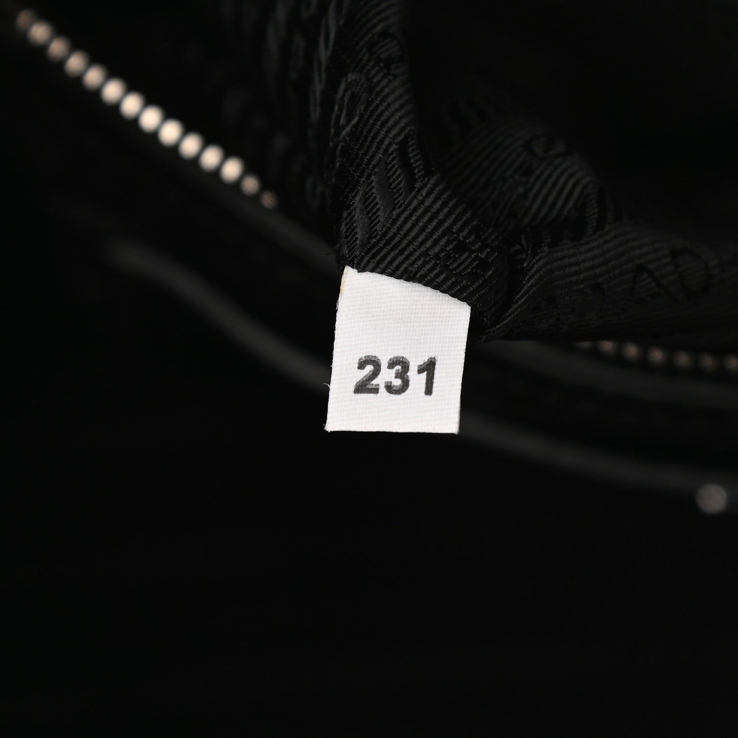 City Calf Medium Galleria Double Zip Tote Black