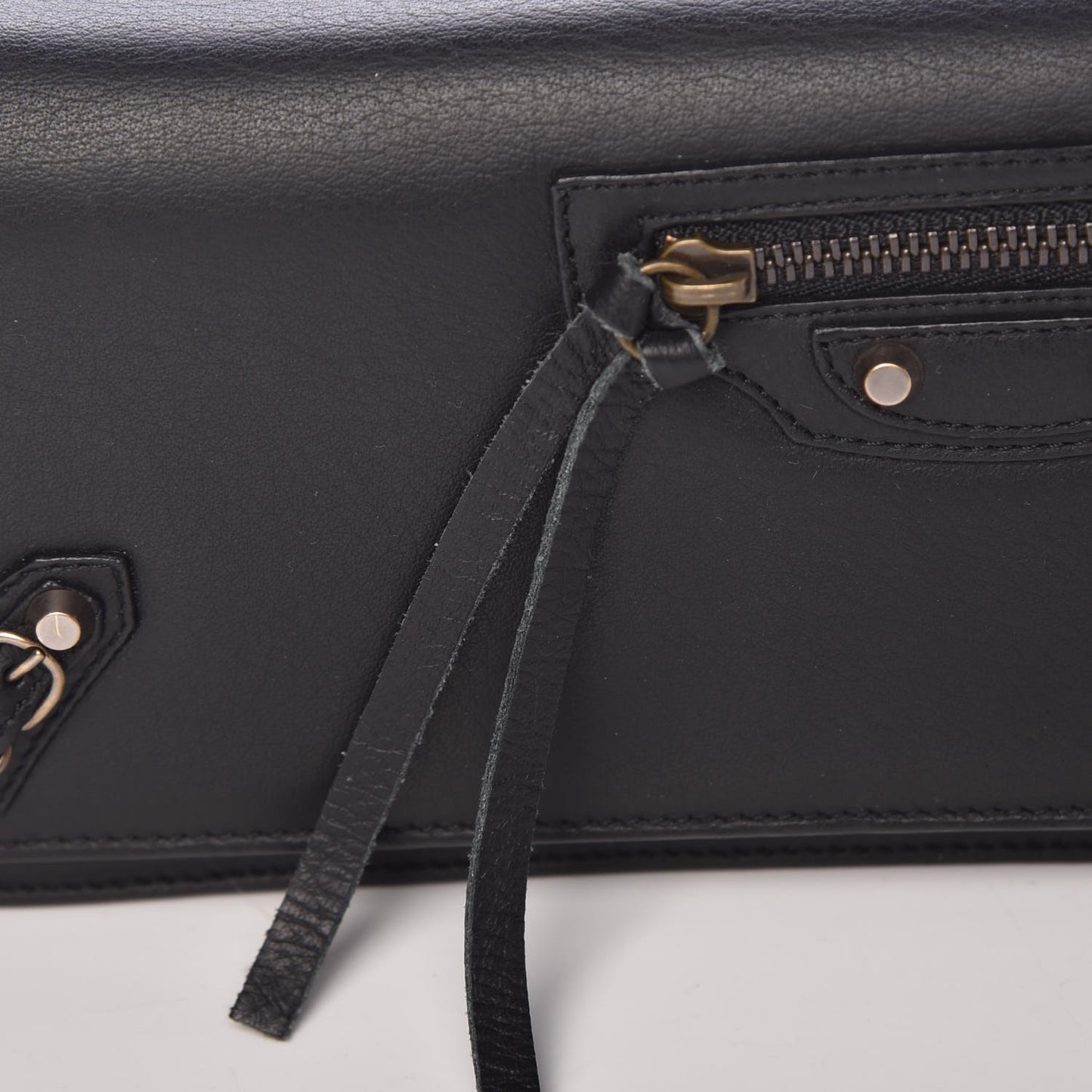 Calfskin Classic Hardware City Long Clutch Black