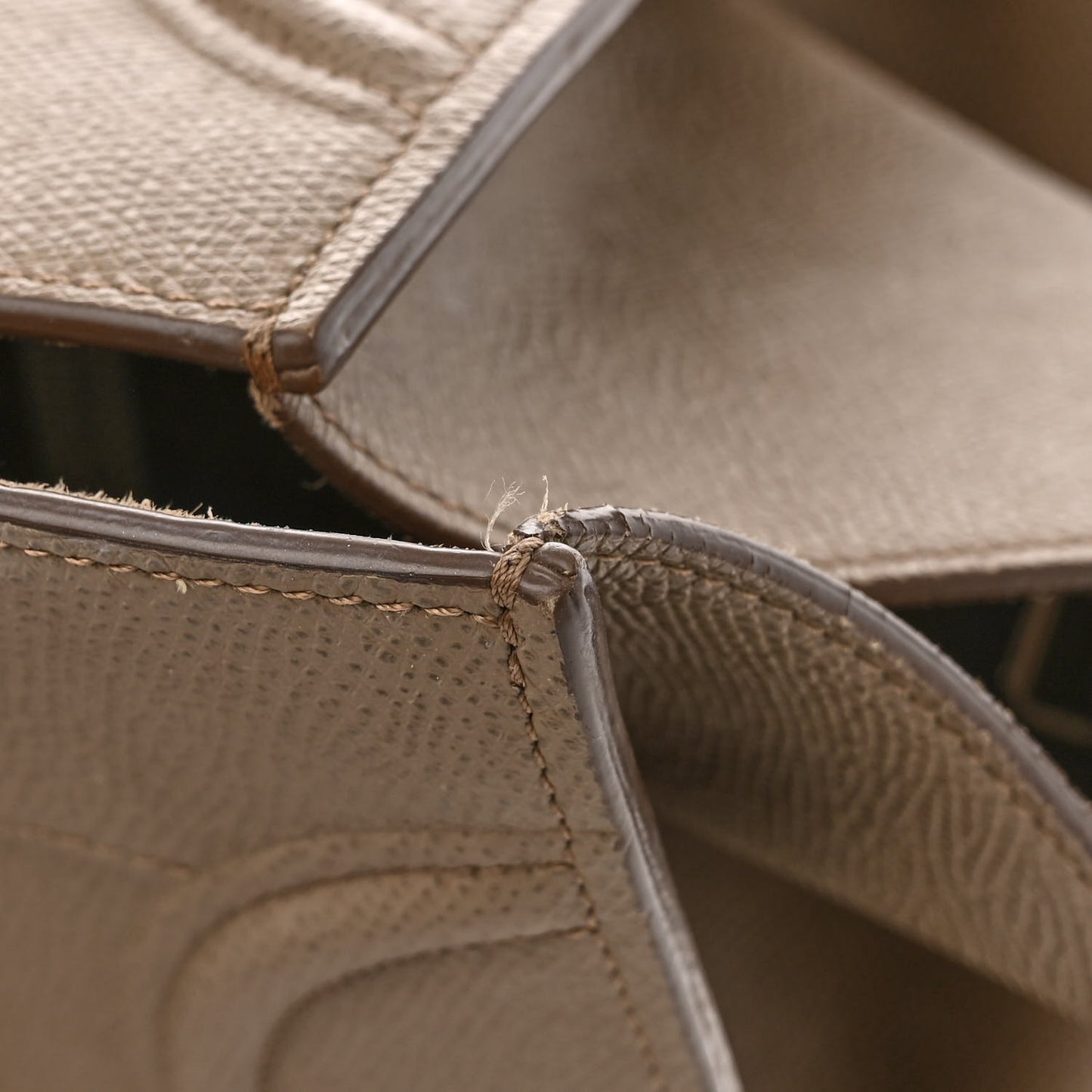 Grained Calfskin Medium Phantom Luggage Taupe