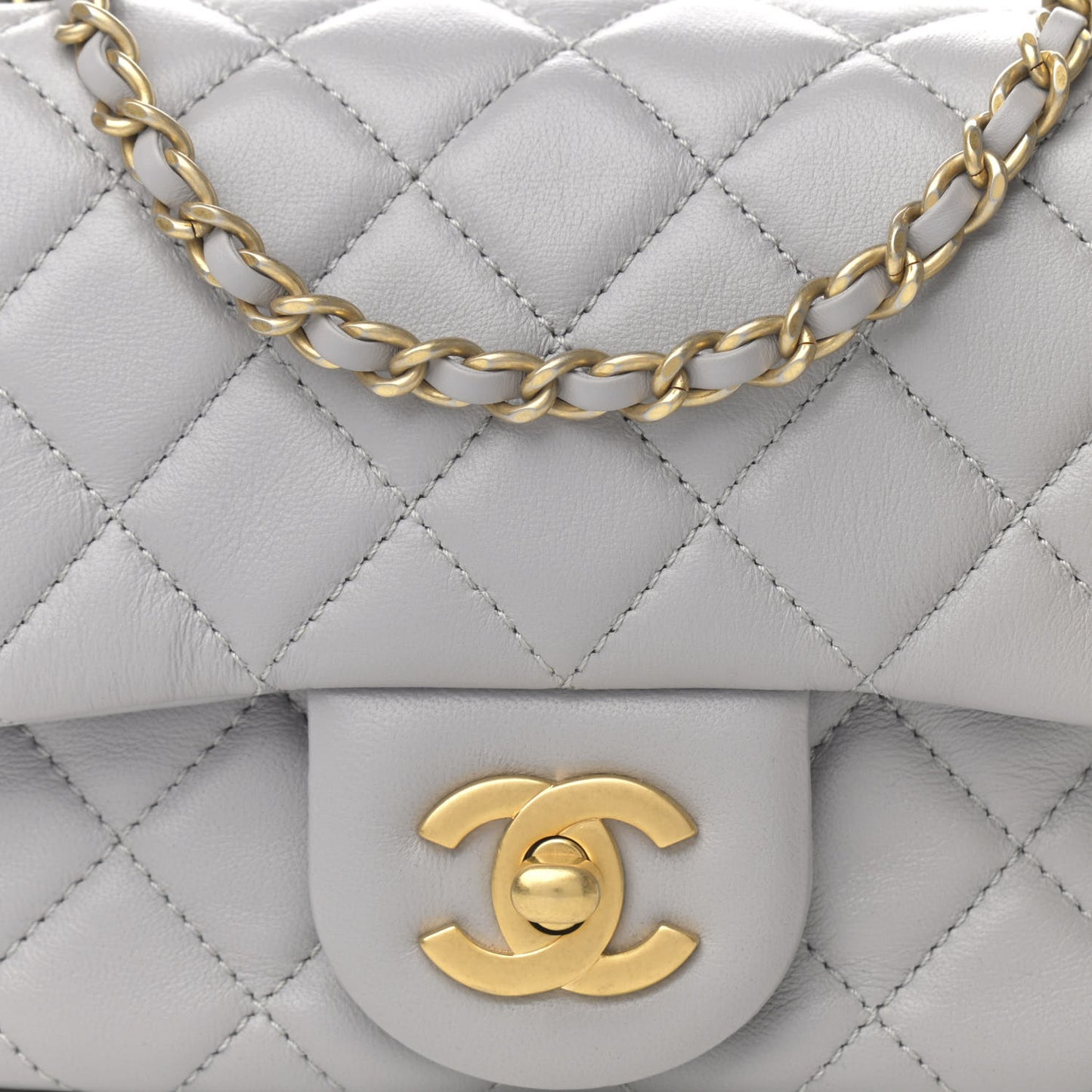 Lambskin Quilted Mini Pearl Crush Flap Light Grey