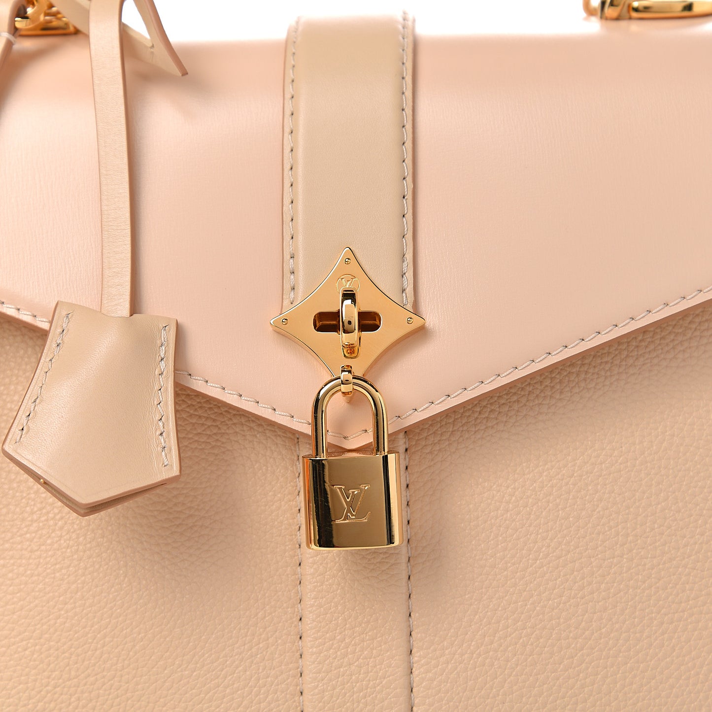 Grained Smooth Calfskin Rose Des Vents PM Creme