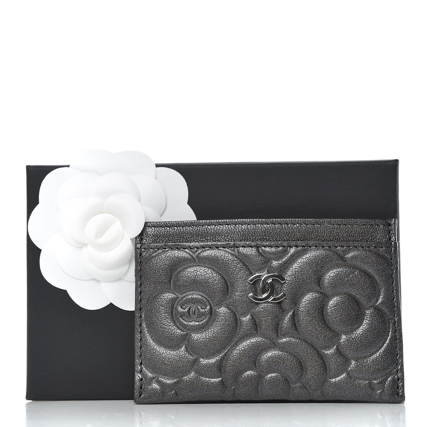 Goatskin Camellia Embossed Card Holder Grey