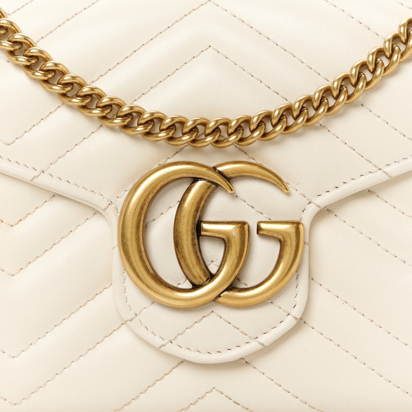 Calfskin Matelasse GG Marmont Chain Wallet Mystic White