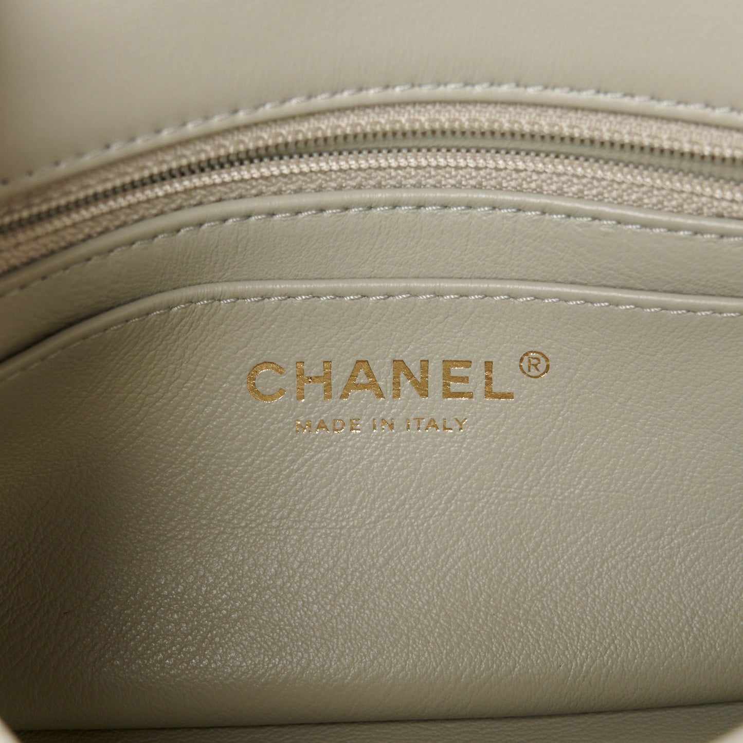 Lambskin Quilted Mini Pearl Crush Flap Light Grey