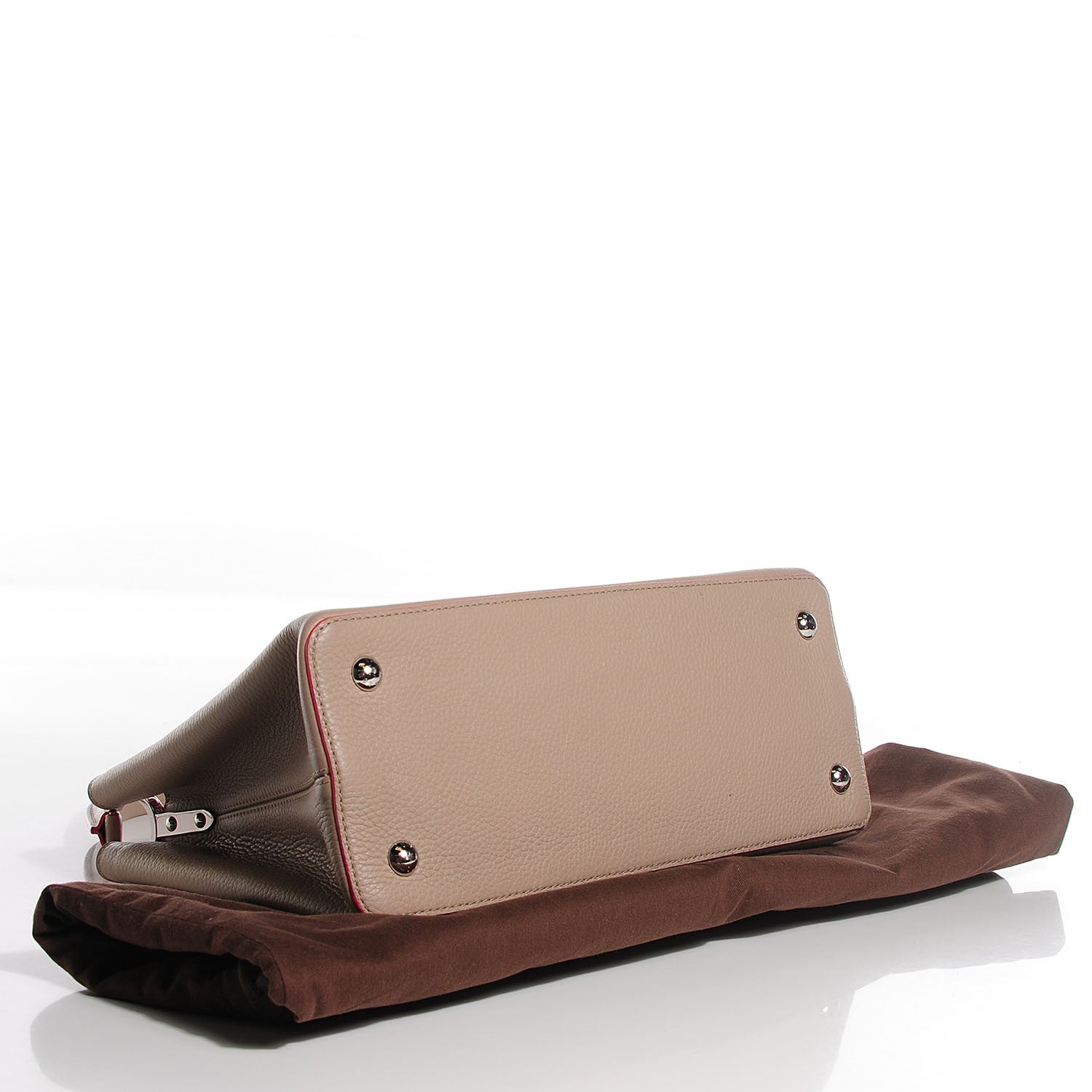 Louis Vuitton Taurillon Capucines MM Galet Litchi 4 of 8