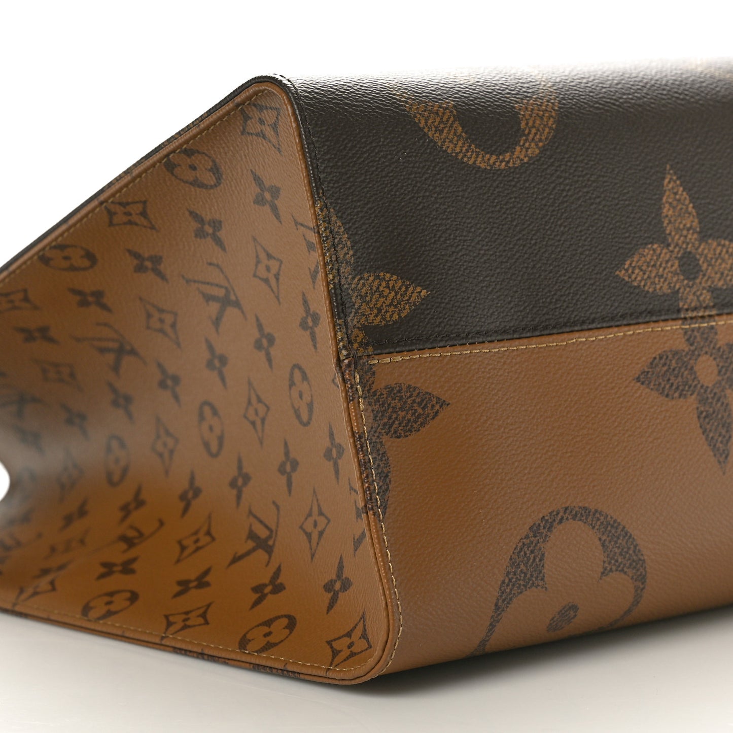 Reverse Monogram Giant Onthego GM