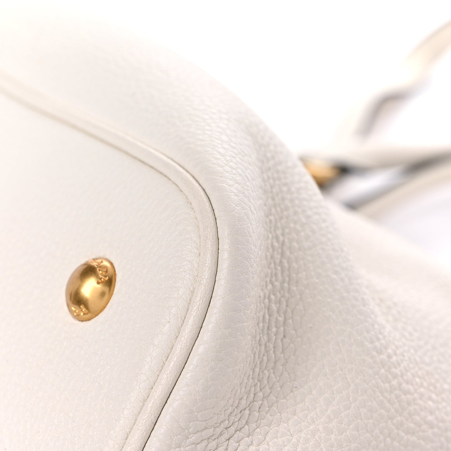 Vitello Daino Shoulder Bag White