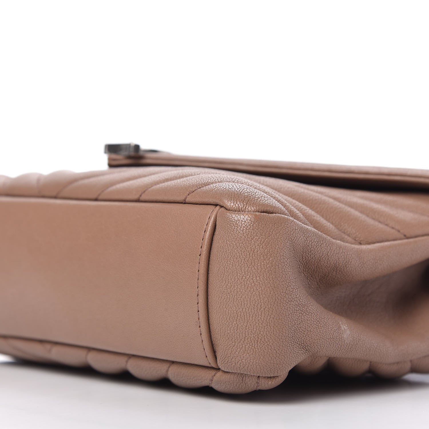 Saint Laurent Sheepskin Matelasse Chevron Monogram Medium College Bag Fard 7 of 10