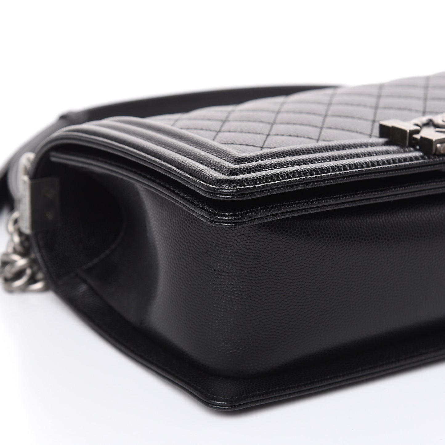 Caviar Quilted Medium Boy Flap Black