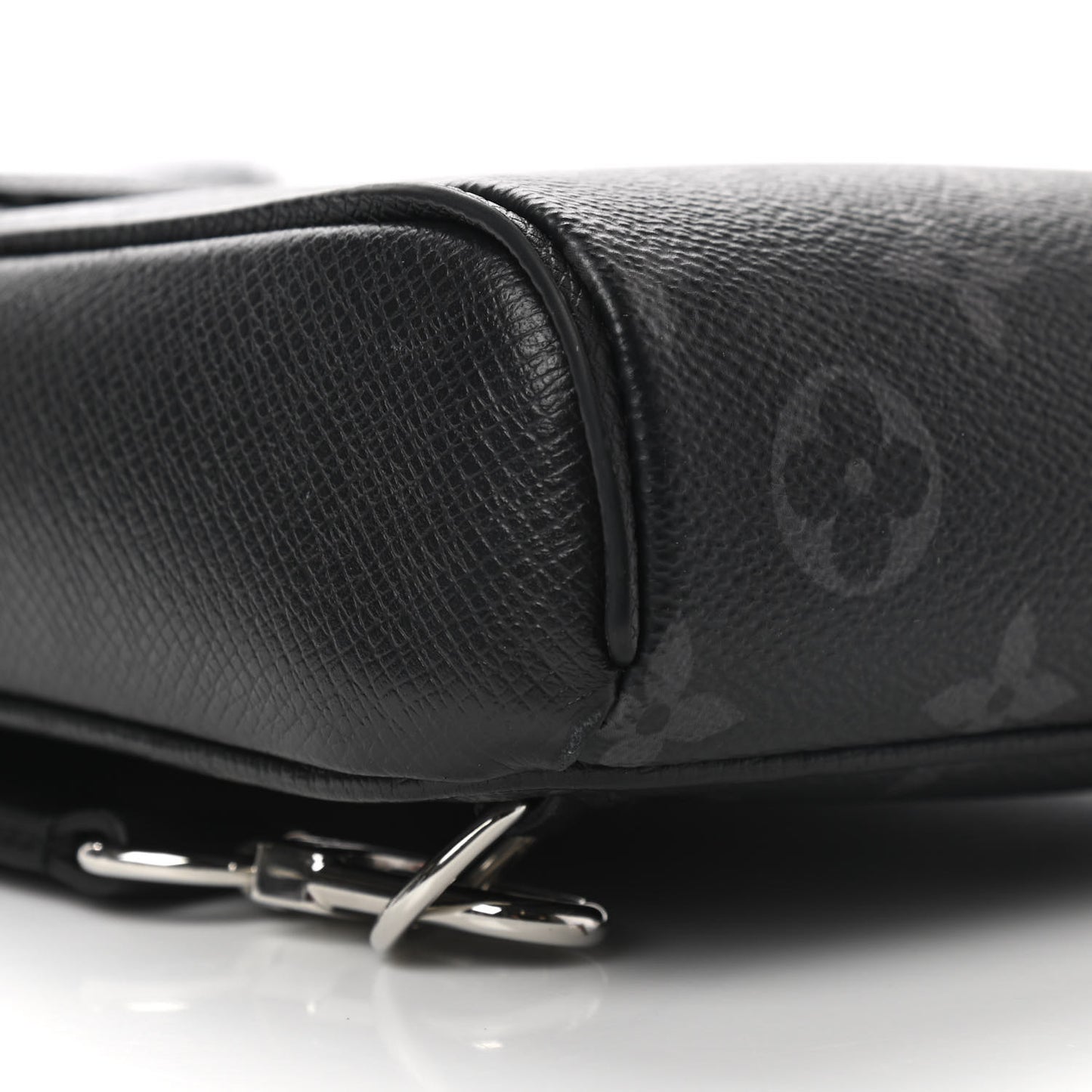 Taigarama Outdoor Slingbag Black