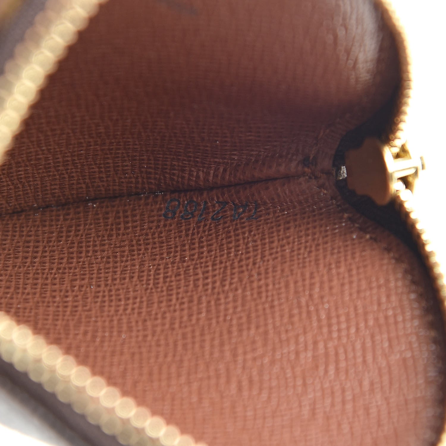 Louis Vuitton Monogram Round Coin Purse 7 of 7