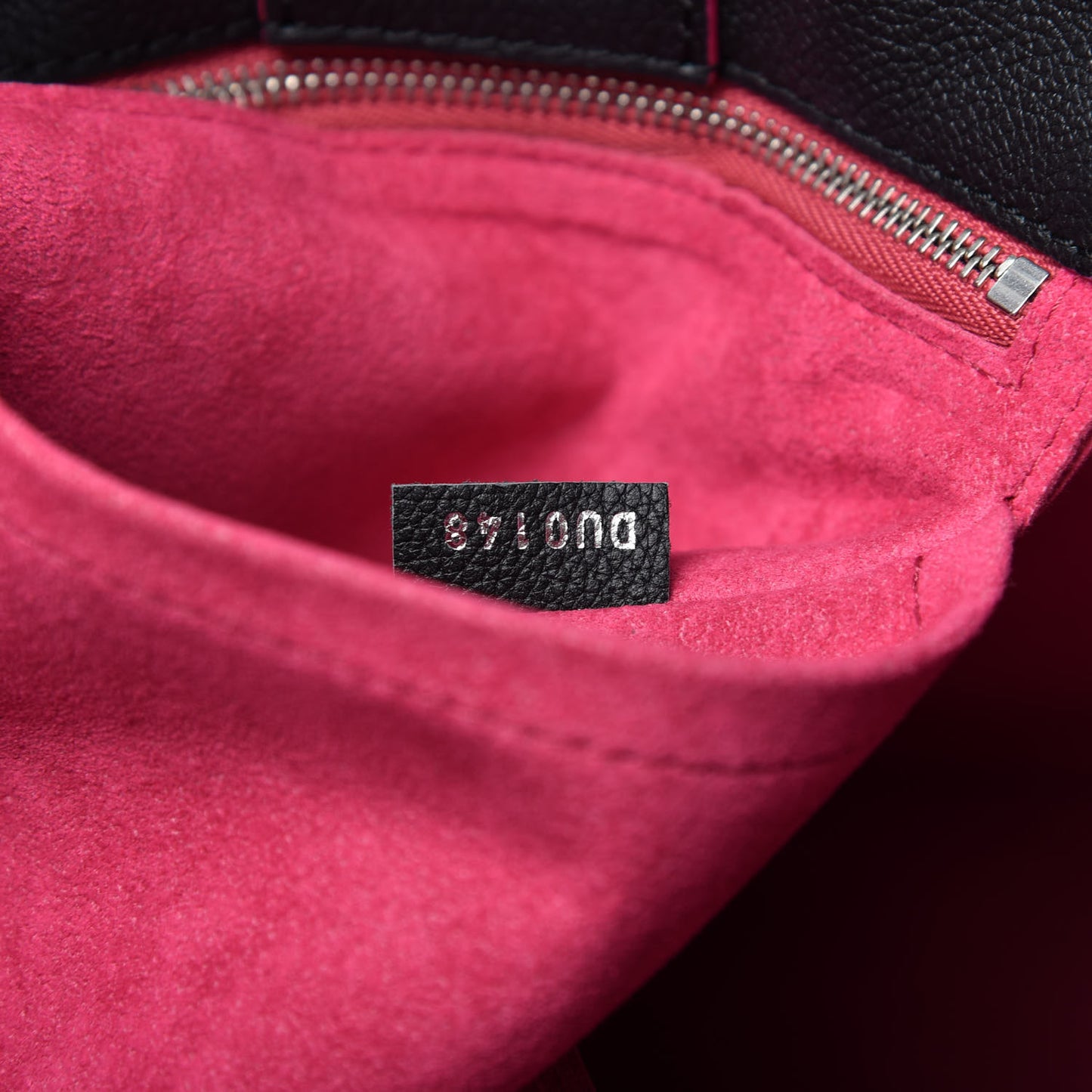 Calfskin Lockme Bucket Black