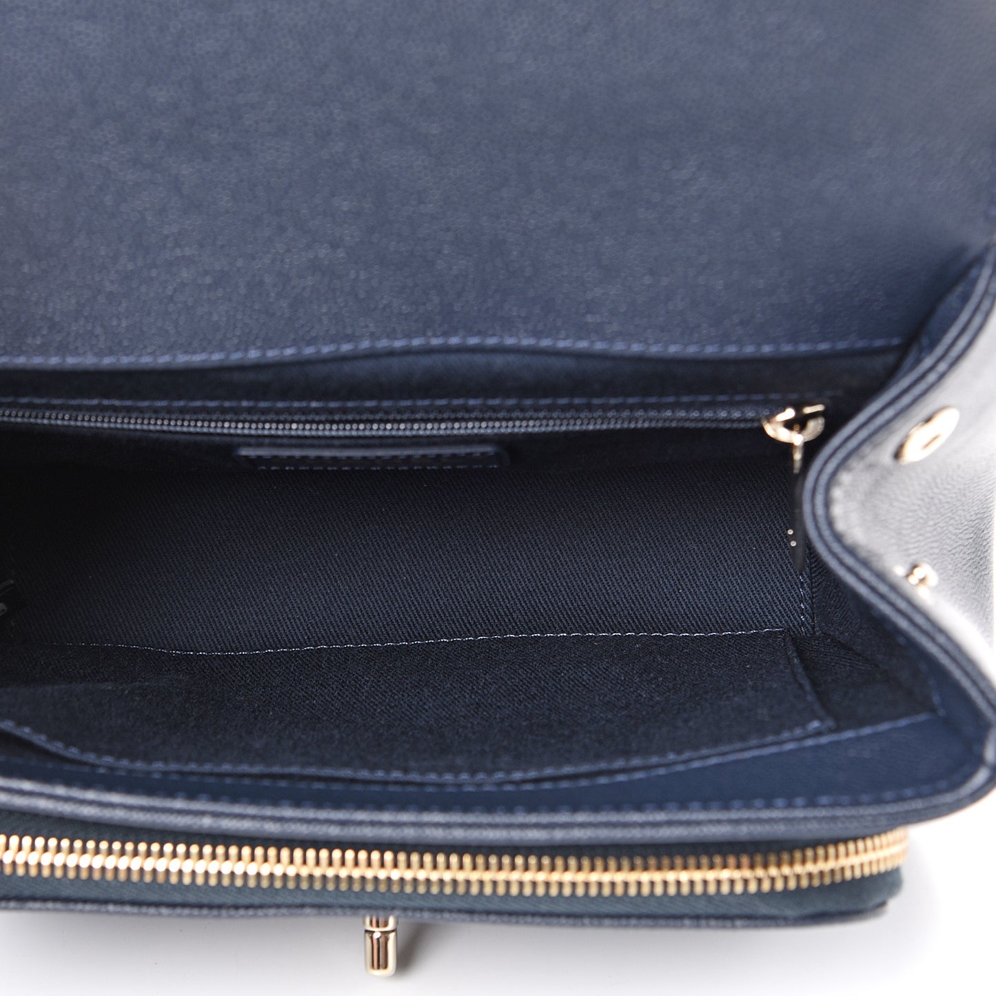 Caviar Quilted Medium Business Affinity Flap Navy