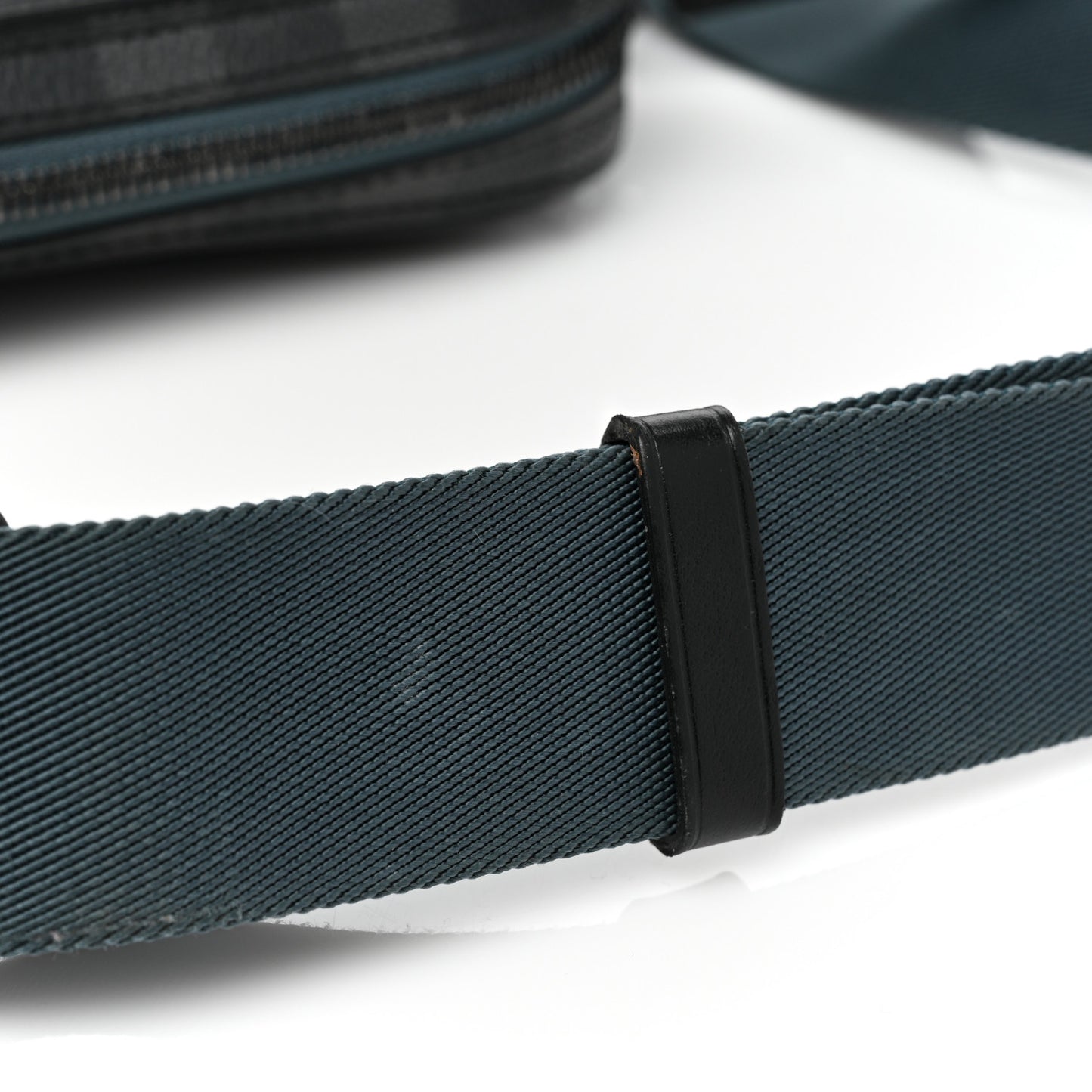 Damier Graphite Alpha Messenger Bag