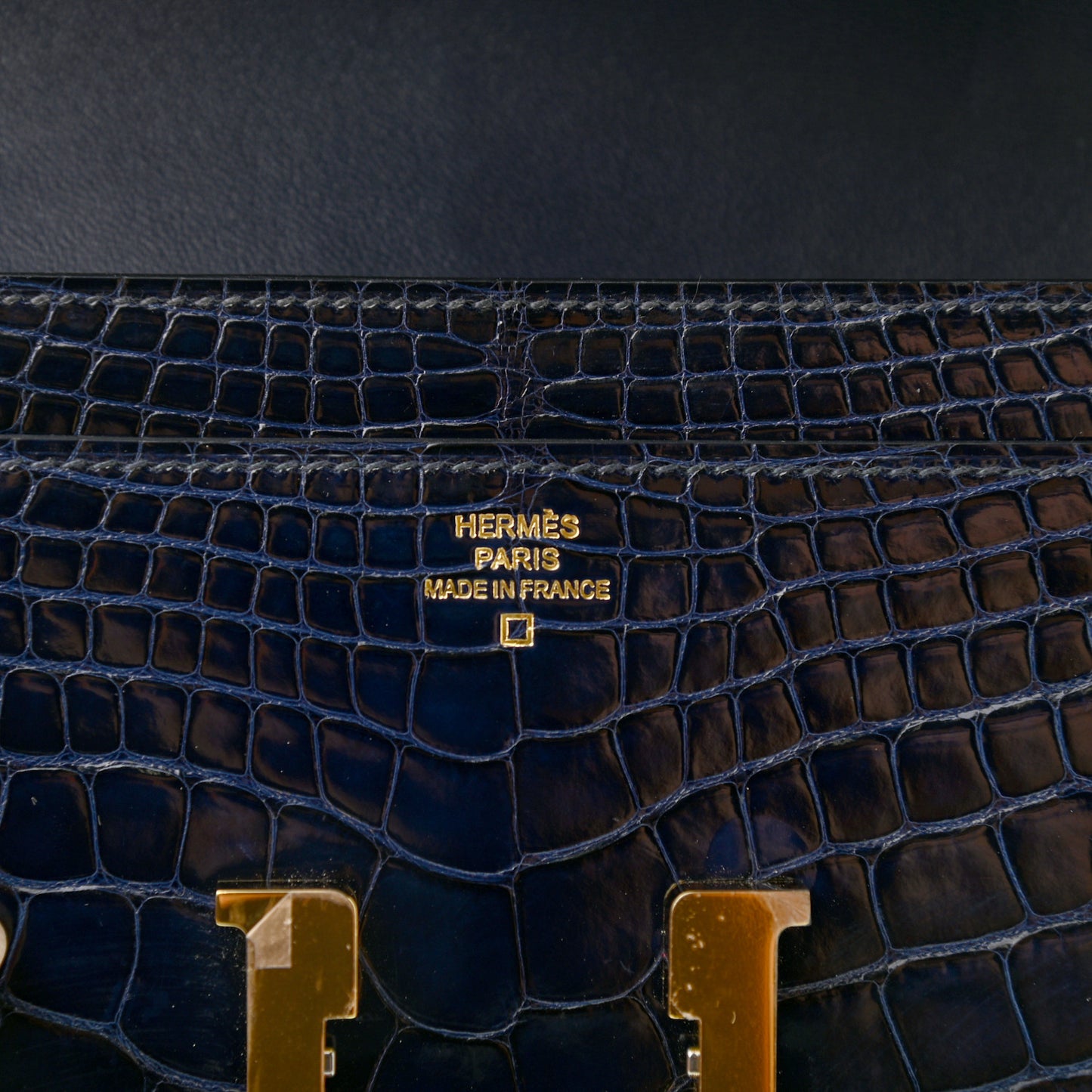 Shiny Alligator Constance Long Wallet Bleu Marine