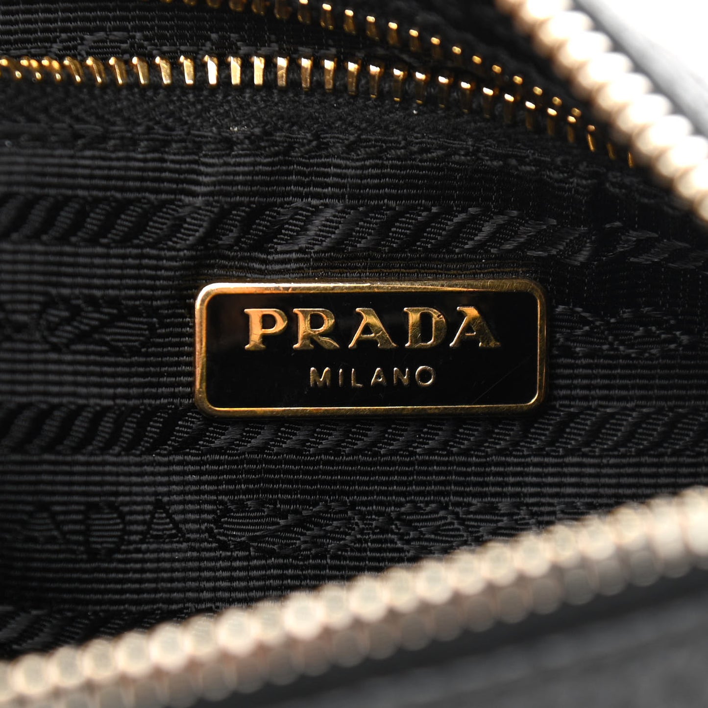 Vitello Daino Pochette Bag Black