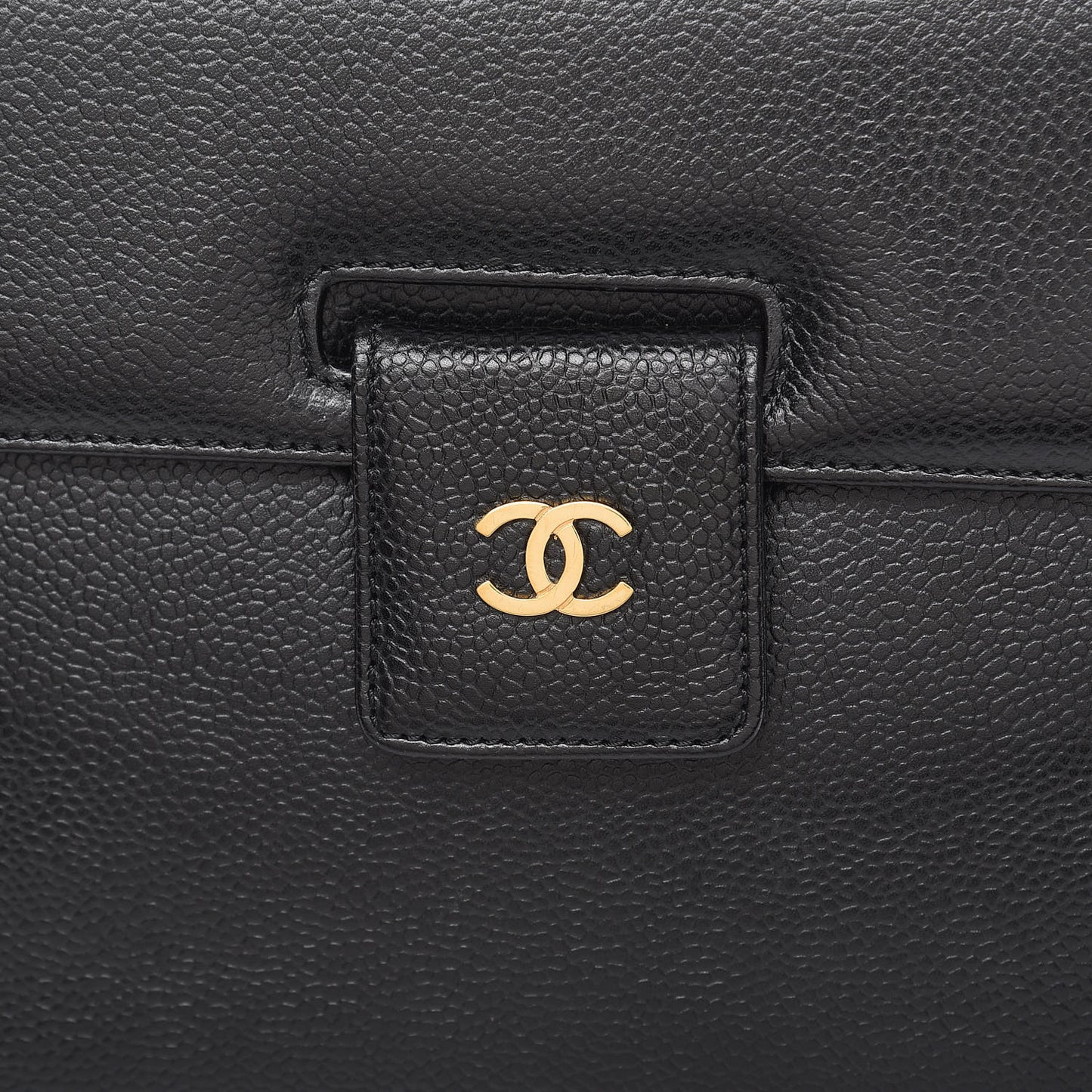 Caviar Medium Shoulder Bag Black